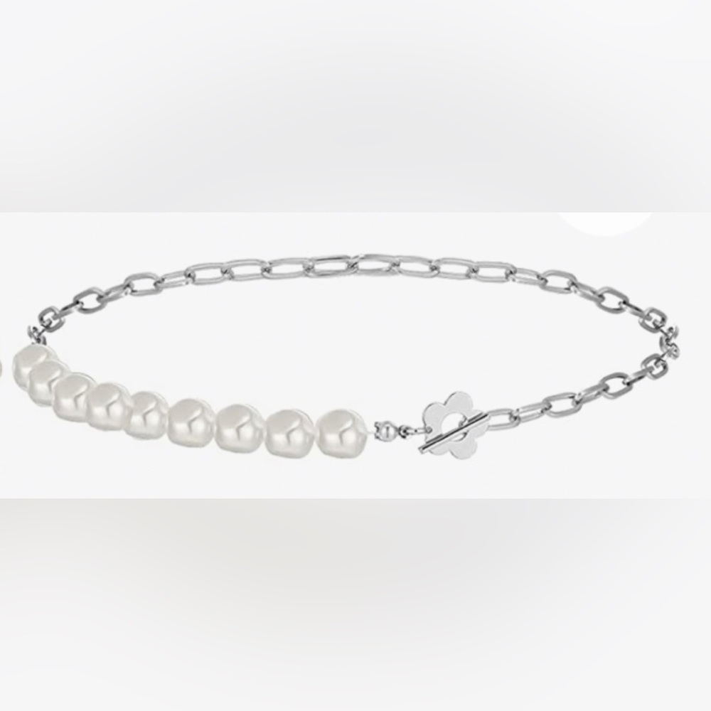 Pearl chocker necklace